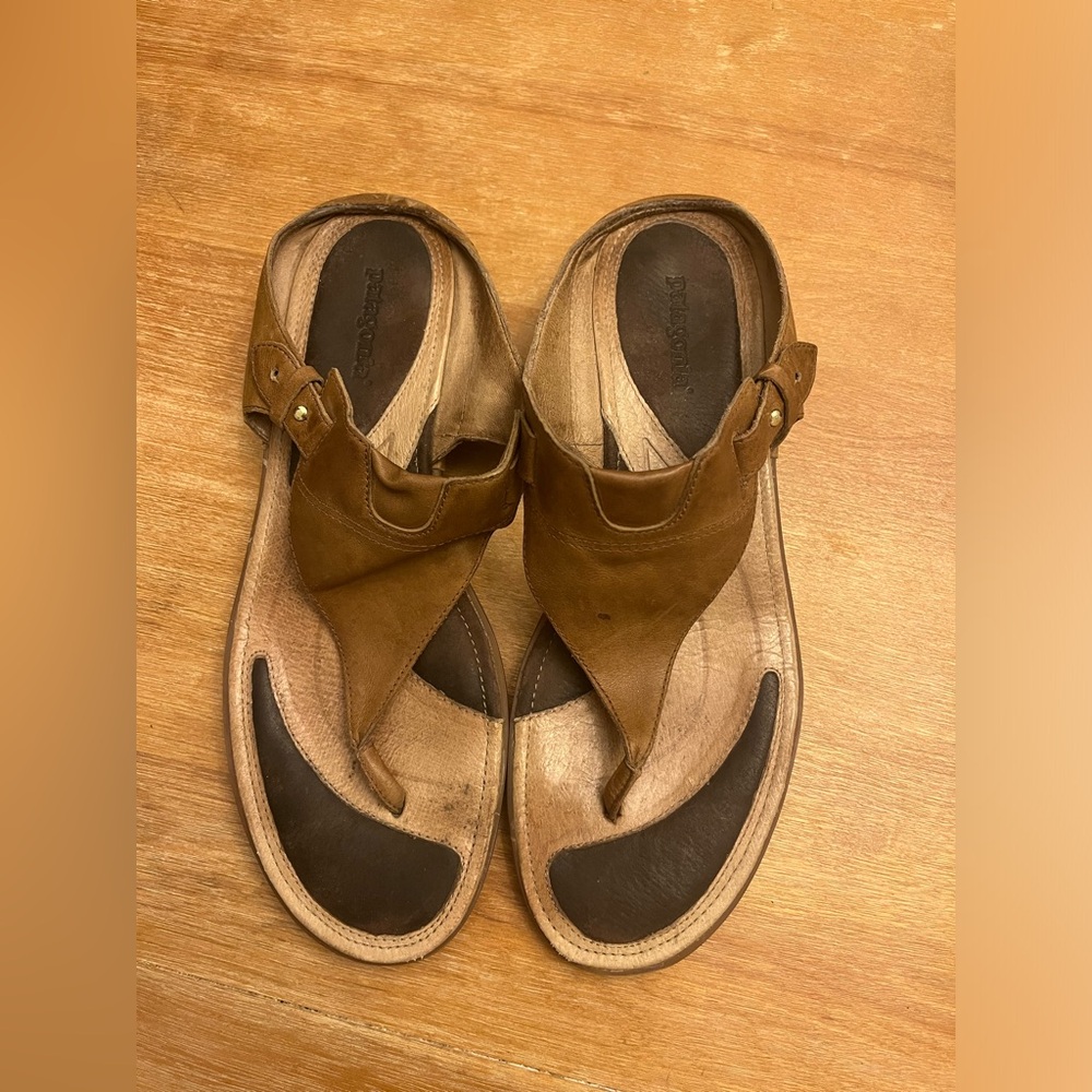 Patagonia Tan Leather Sandals Wide Strap Flip-Flop Women’s Size 11